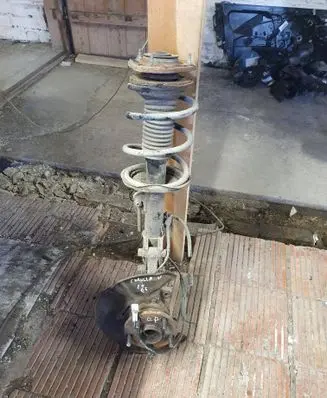 Toyota Corolla Verso AR10 Front wheel hub spindle knuckle