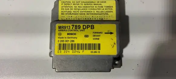 Mitsubishi Carisma Airbag control unit/module MR913789 0285001286 032240246F