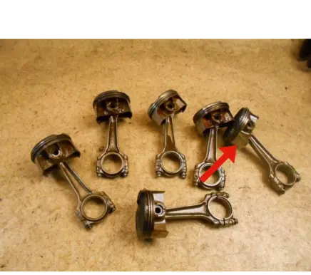 Maserati Quattroporte Piston with connecting rod