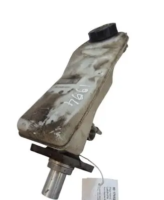 Master brake cylinder