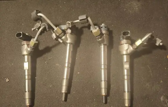 Volkswagen Golf VII Fuel injector 04l130277ae 0445110471