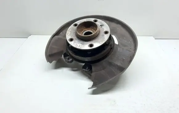 Rear wheel hub spindle/knuckle