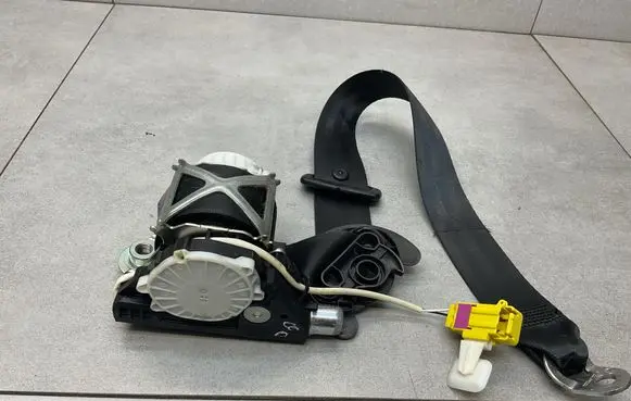 Volkswagen Tiguan Front seatbelt 34032207B
