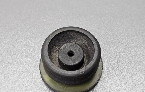Honda CR-V Radiator mount bracket 