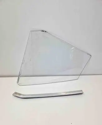 Rear vent window glass