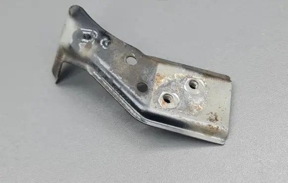 KIA Venga Fender mounting bracket