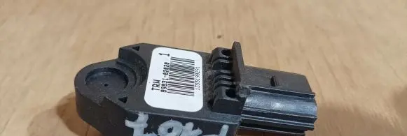 Peugeot 107 Airbag deployment crash/impact sensor 8983102020
