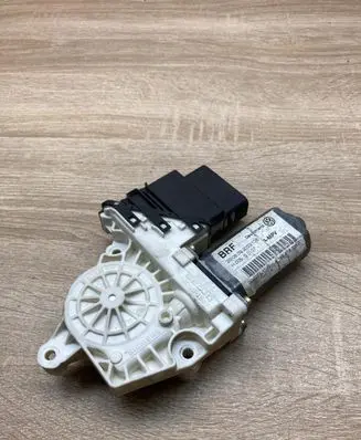 Volkswagen Touran I Rear door window regulator motor 1K0959703B 993424100