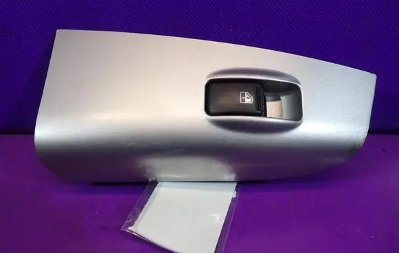 KIA Sportage Quarter vent window switch 