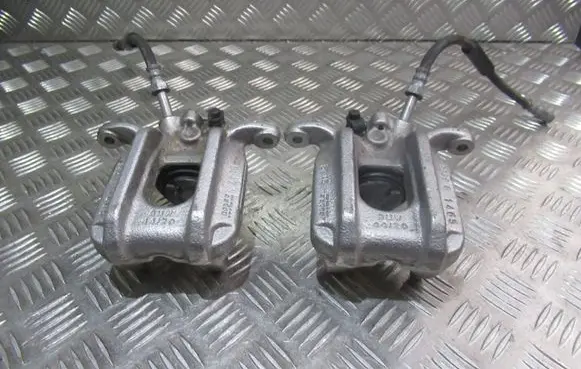 BMW 5 F10 F11 Front Brake Caliper Pad/Carrier