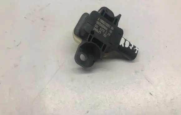 Mercedes-Benz CLA C117 X117 W117 Airbag deployment crash/impact sensor A1668210351