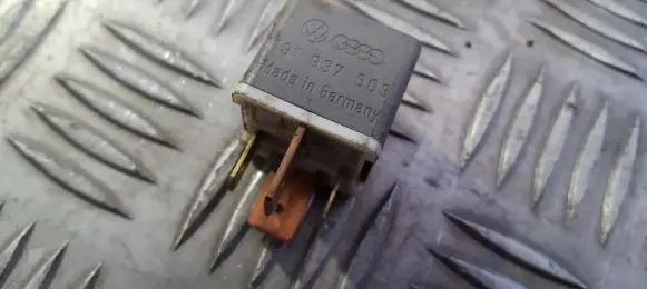 Volkswagen Golf III Other relay 191907503