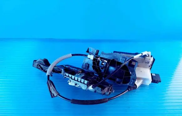 Peugeot 208 Rear door lock 9812501280
