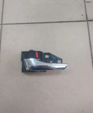 Toyota RAV 4 (XA40) Front door interior handle 