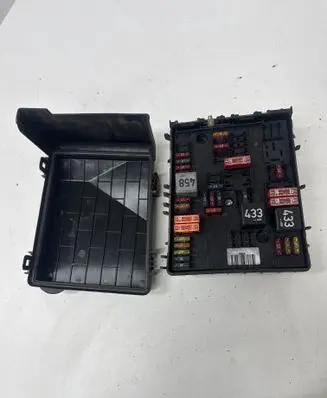Audi A3 S3 8P Fuse module 1K0937124H