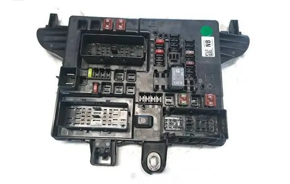 Opel Insignia A Fuse module 13277318 12233608410