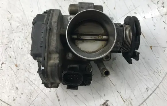 Seat Toledo I (1L) Throttle valve 037133064D 408237111008
