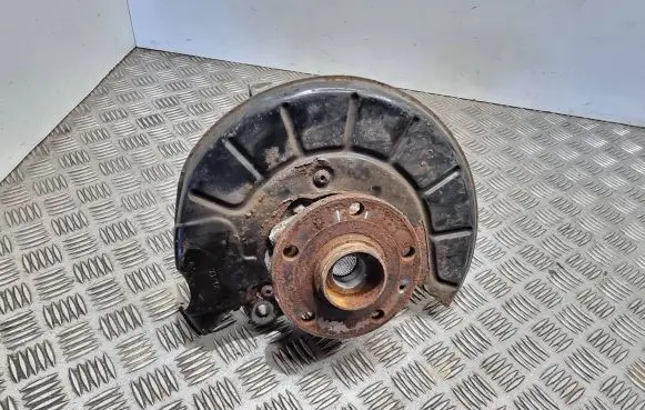 Volkswagen PASSAT B7 Front wheel hub