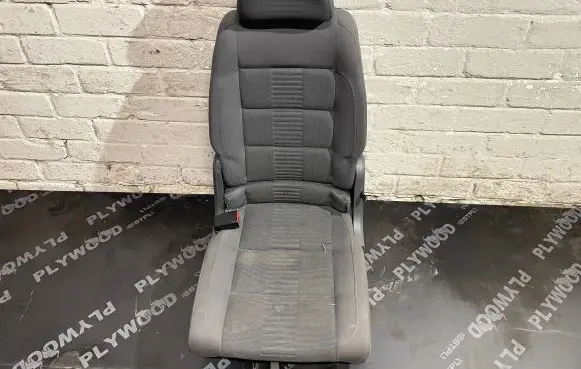 Volkswagen Touran I Rear seat 