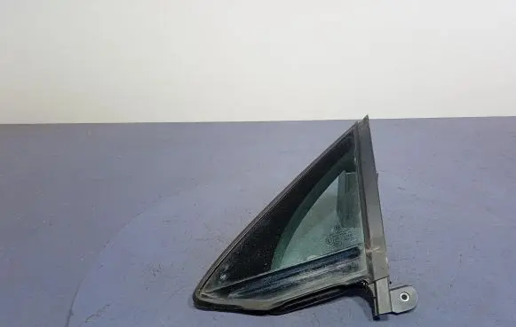 Volkswagen PASSAT B7 USA Front door vent window glass four-door 3Q0845113F