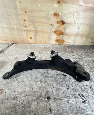BMW 3 E46 Gearbox mounting bracket 6757102 22326757102