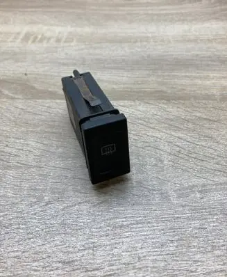 Volkswagen PASSAT B5 Windscreen/window heater switch 3B0959621E