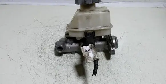 Master brake cylinder