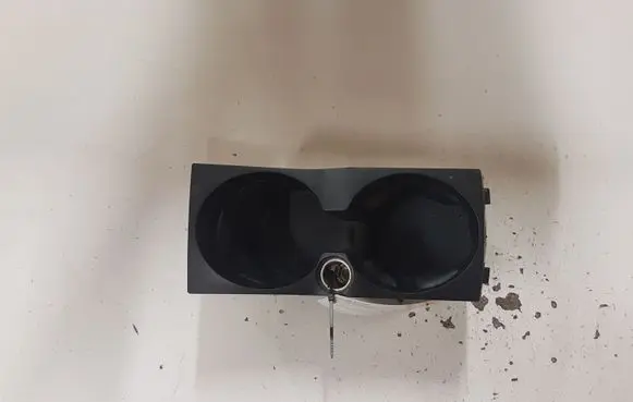 Cup holder front