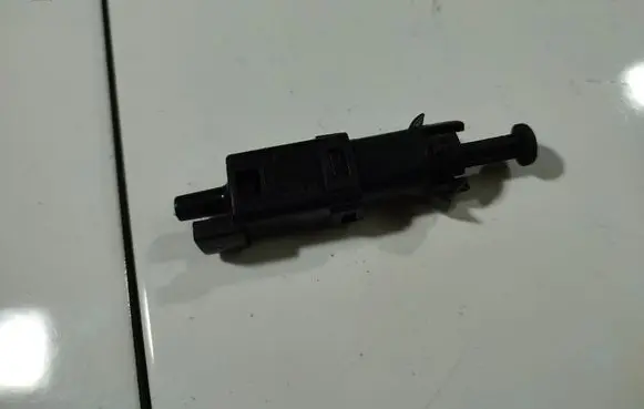 Brake pedal sensor switch
