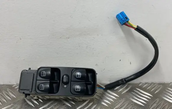 Mercedes-Benz C W203 Electric window control switch 2038218051