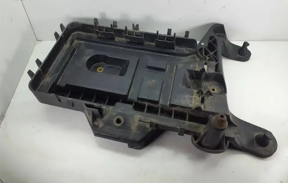 Volkswagen Touran I Battery box tray 1K0915333C