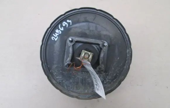 Mitsubishi Space Runner Brake booster