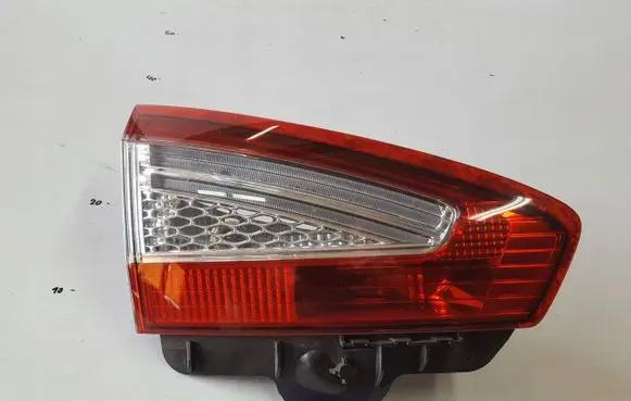 Ford Mondeo MK IV Tailgate rear/tail lights