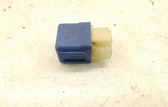 Nissan Primera Cruise control relay 2523079981