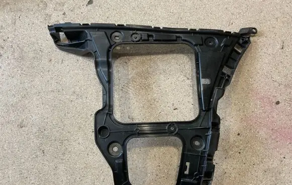 Audi Q7 4M Rear bumper mounting bracket 4M0807454B