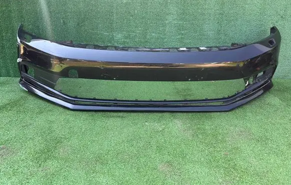 Volkswagen Jetta VI Front bumper 5C6807217M