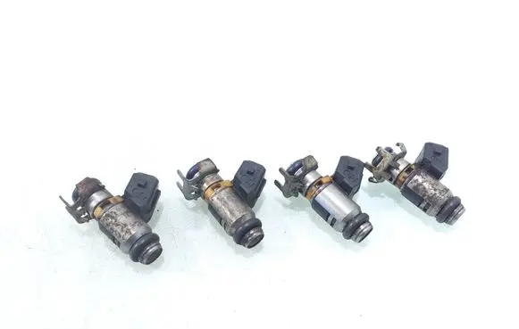 Fuel injectors set