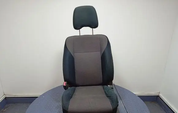Subaru Forester SG Front driver seat 