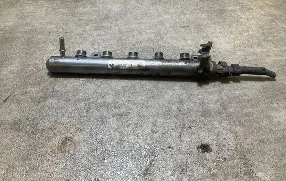 Renault Trafic III (X82) Fuel main line pipe 8201044829 175216420R 700302199