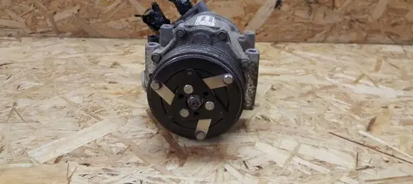Volvo V60 Air conditioning (A/C) compressor (pump) 31348213
