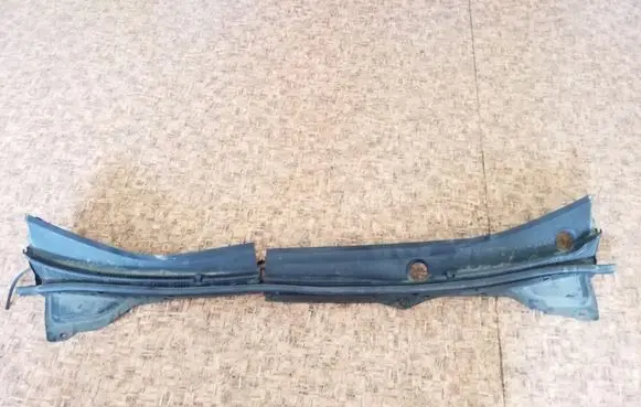 Mazda CX-7 Windshield trim K2443
