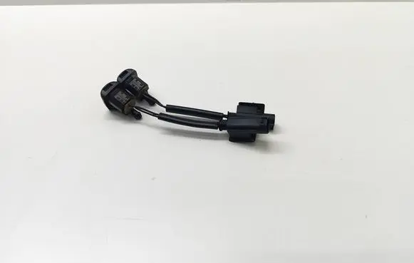 BMW 5 E60 E61 Windshield washer spray nozzle 7132969 713296906 1378908