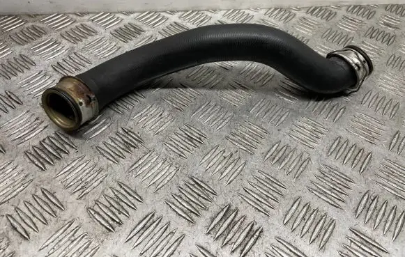 Mercedes-Benz C W204 Engine coolant pipe/hose A2045011582