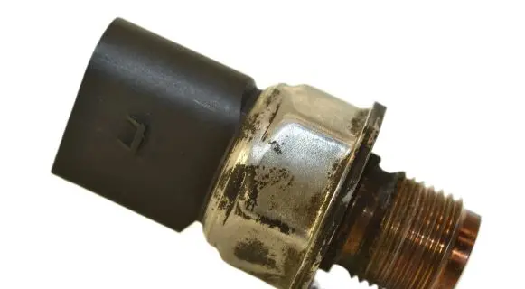 Audi Q5 SQ5 Fuel pressure sensor 05A906051