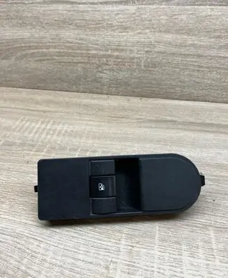 Opel Astra G Electric window control switch 13228709