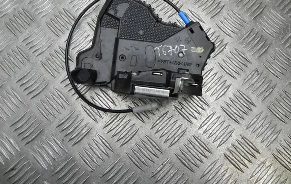 Toyota Auris E180 Loading door lock UR2 T6707