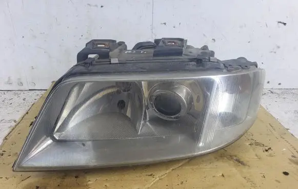 Audi A6 S6 C5 4B Headlight/headlamp 14846500
