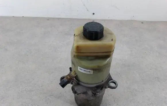 Ford Focus Power steering pump 4M513K514AD