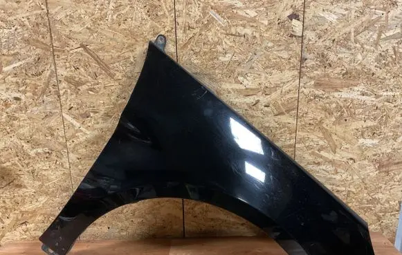 Mercedes-Benz B W245 Fender