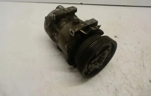 Renault Clio II Air conditioning (A/C) compressor (pump) 7700111036